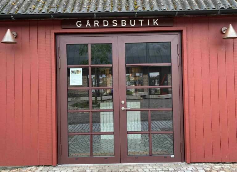 2 Gårdsförsäljning K-berg entré